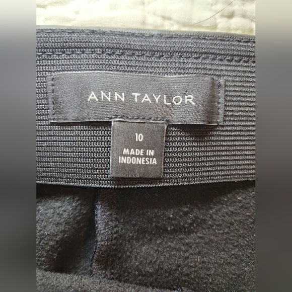ANN TAYLOR Black Faux Leather Pant Womens Size 10 Side Zip - Picture 5 of 6